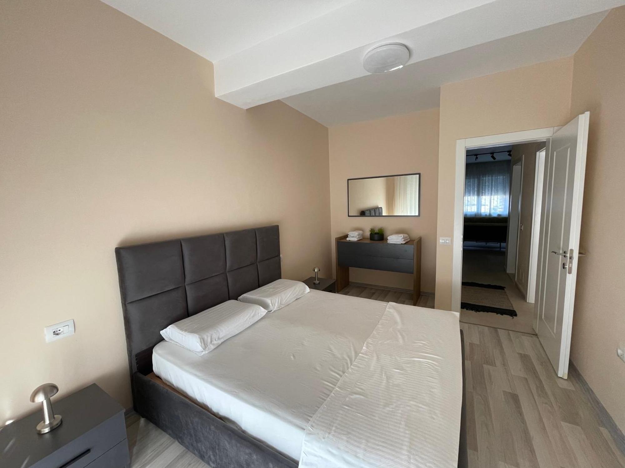 New Bazar - 2 Rooms Apartment Tirana Exterior photo